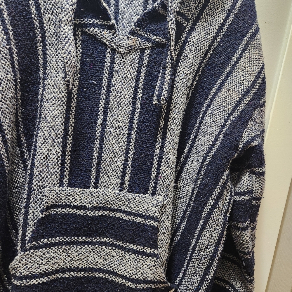 Poncho - Picture 2 of 5